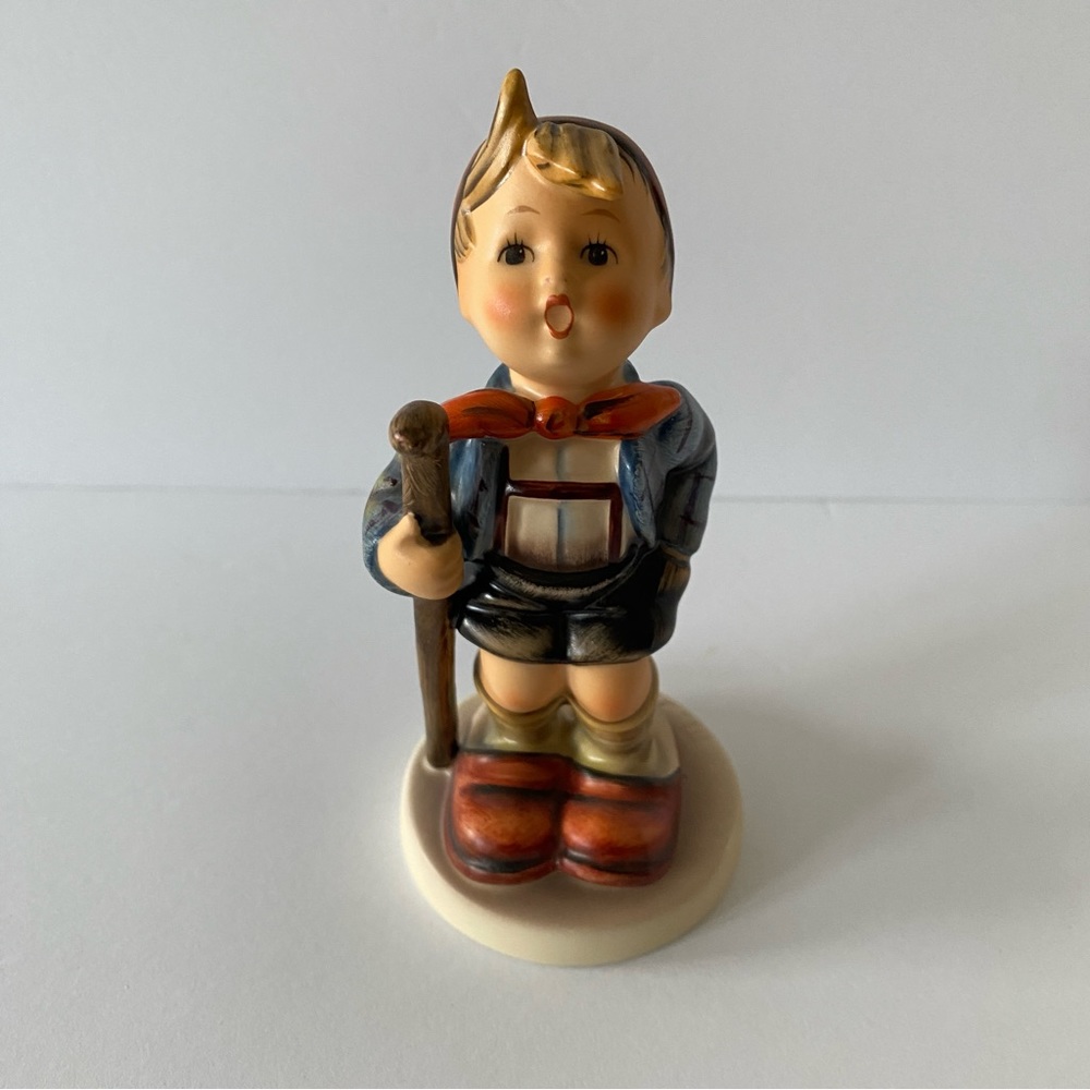 Hummel Figurine #16 “Little Hiker” TMK 6 1979-1990